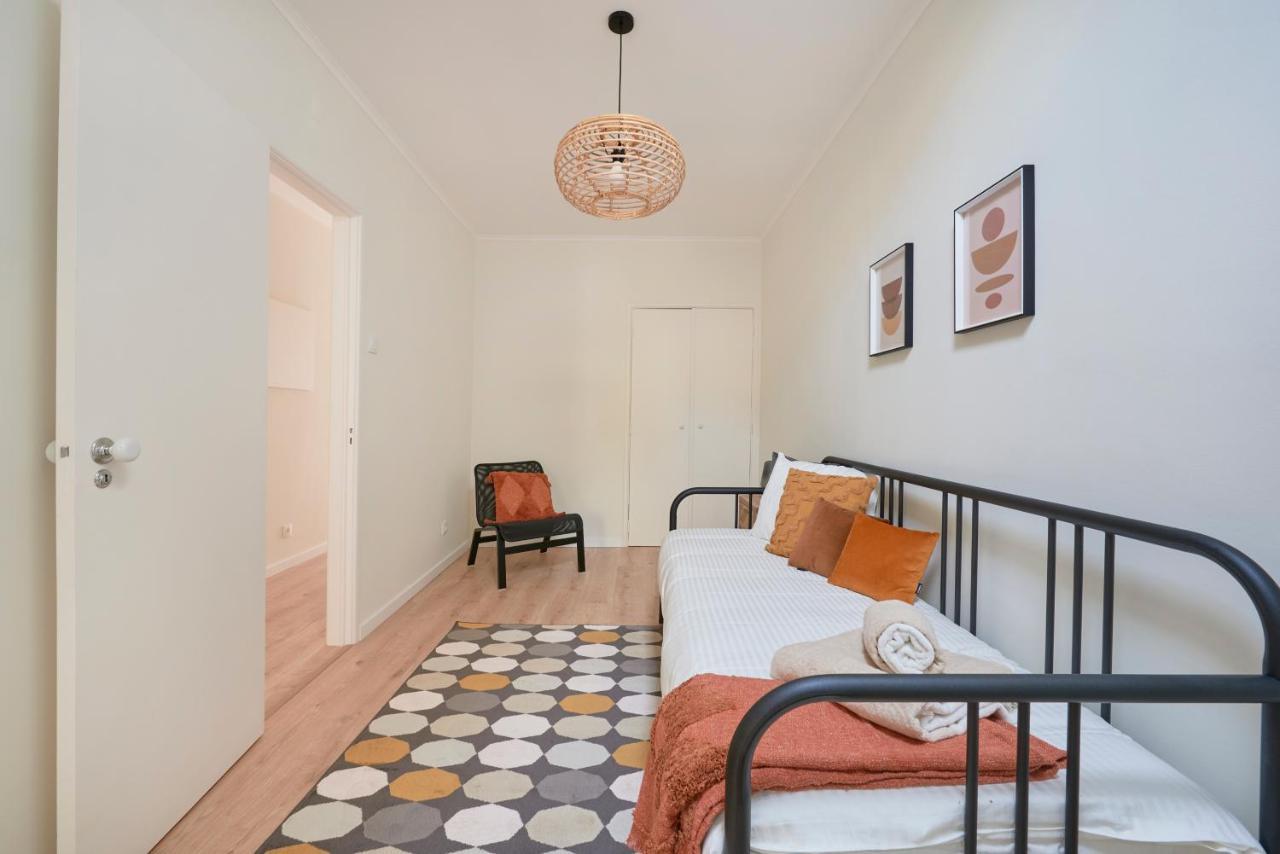 Fantastic With Balcony In Bica Lejlighed Lisboa